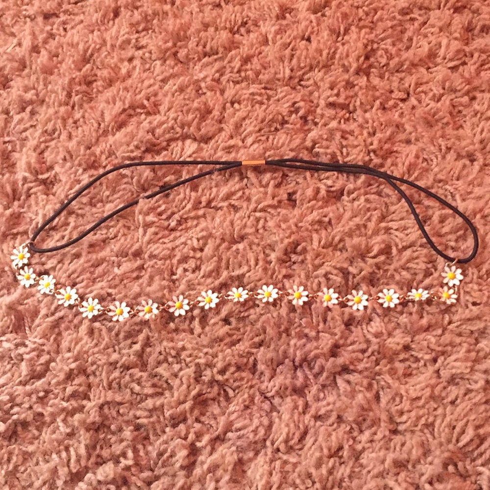 Daisy chain headband